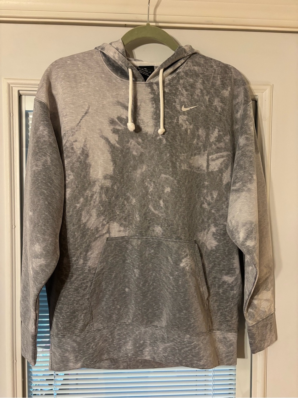 Nike Men's Gray Tie-Dye Pullover Hoodie